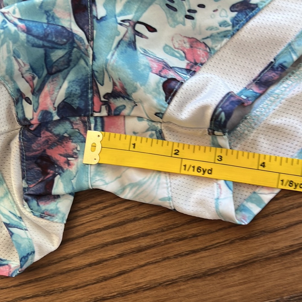 Legend Tropical Look Work Out Shorts - Picture 5 of 8